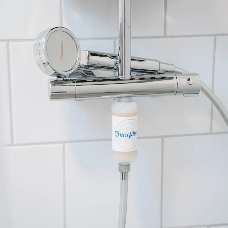 Luksus Brusesæt (Brusehoved + Brusefilteret 1.0) - Hvid/sølv fra Brusefilteret.dk